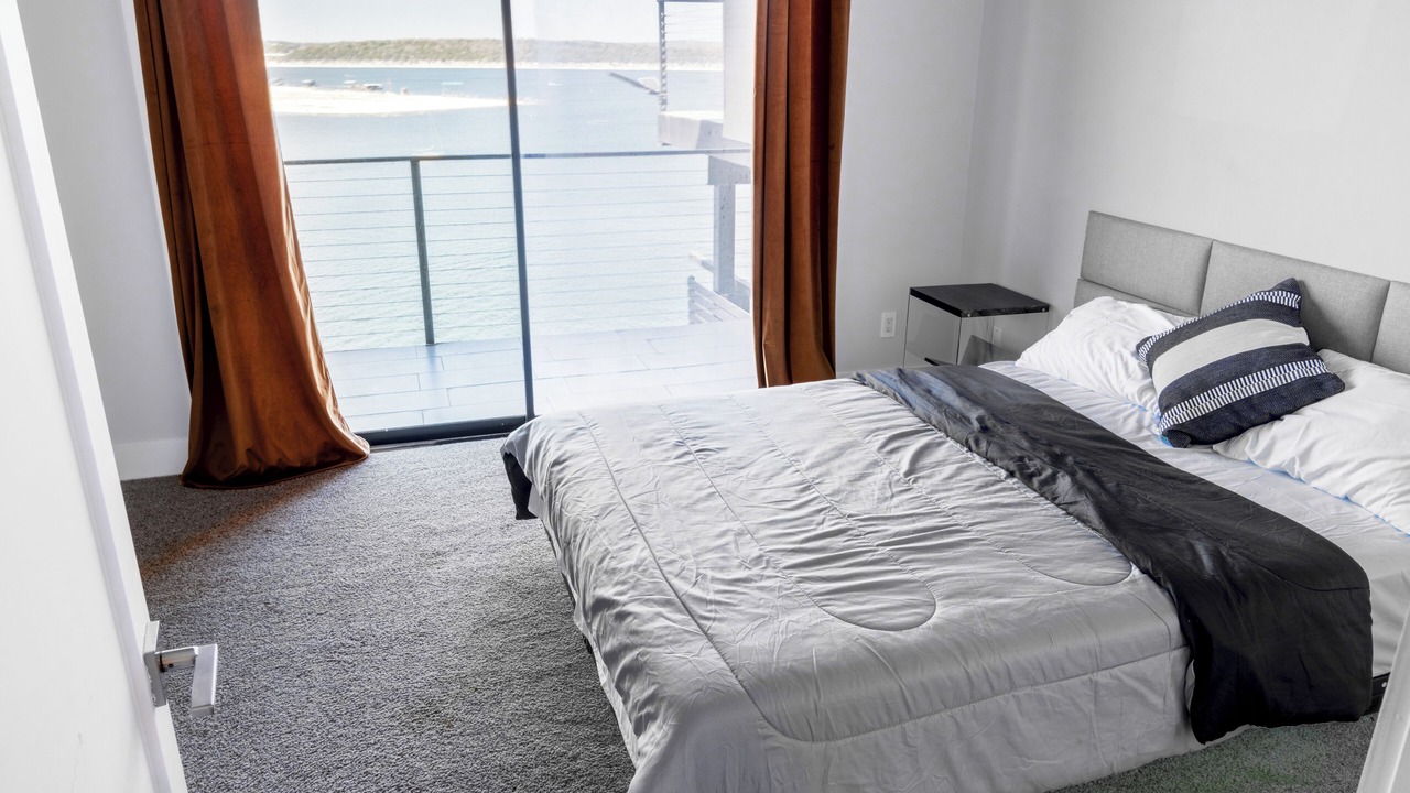 Photo of Bedroom in Vineyard Bay