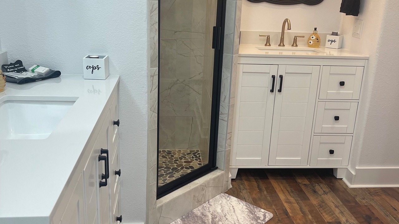 Photo of Bathroom in Brookeland