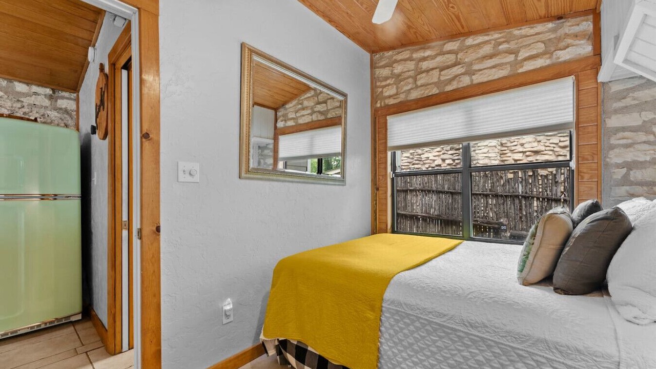 Photo of Bedroom in Canyon Lake