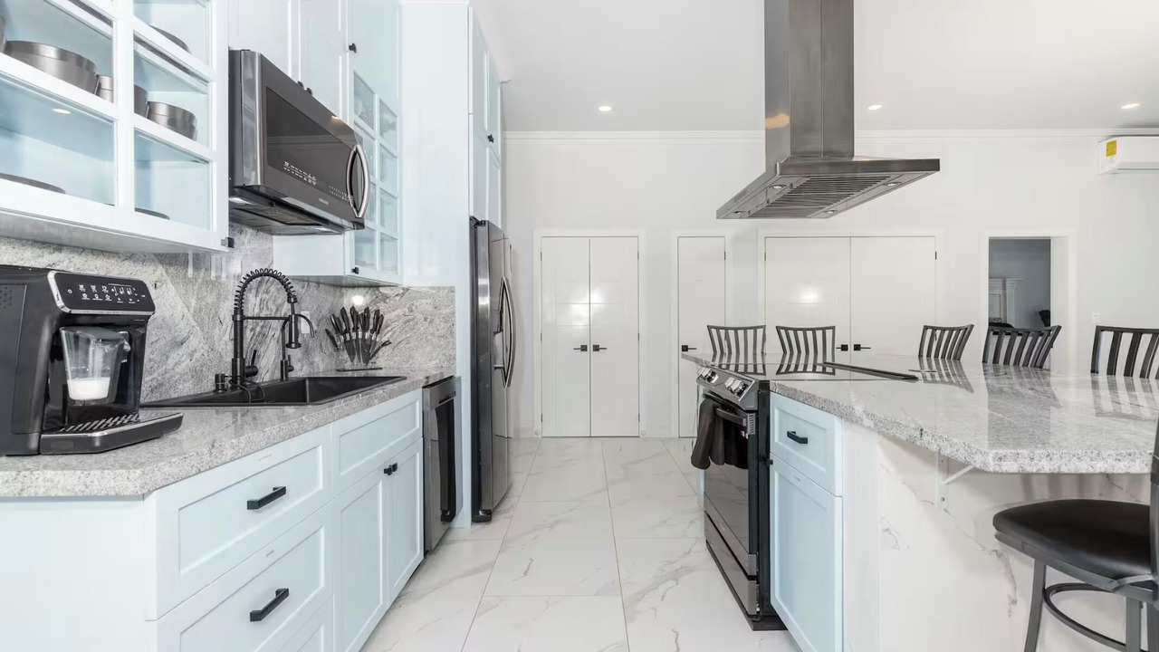 Photo of Kitchen in Laguna Shores