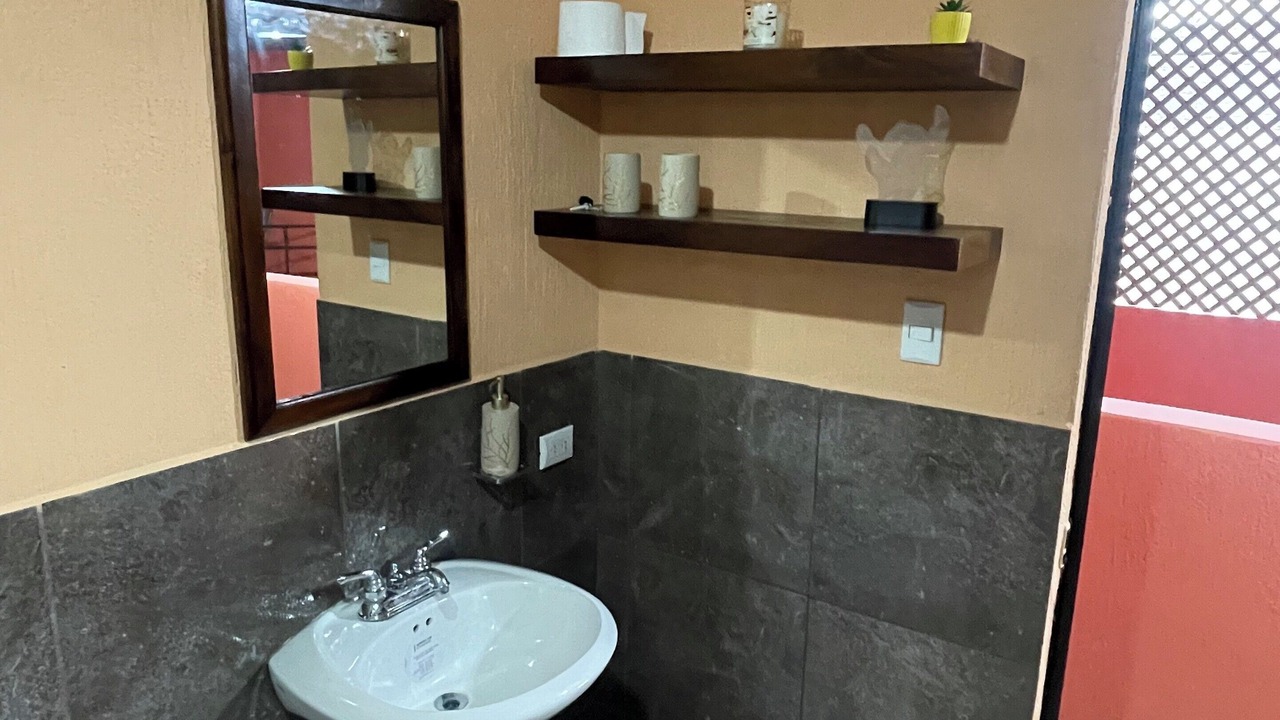 Photo of Bathroom in Zona 12