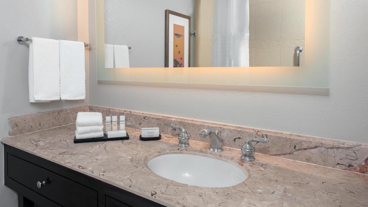 Photo of Bathroom in Park Central