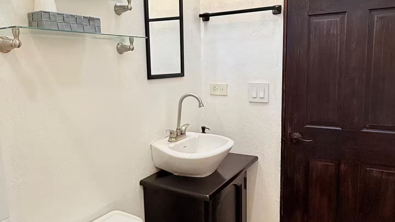 Photo of Bathroom in Flores