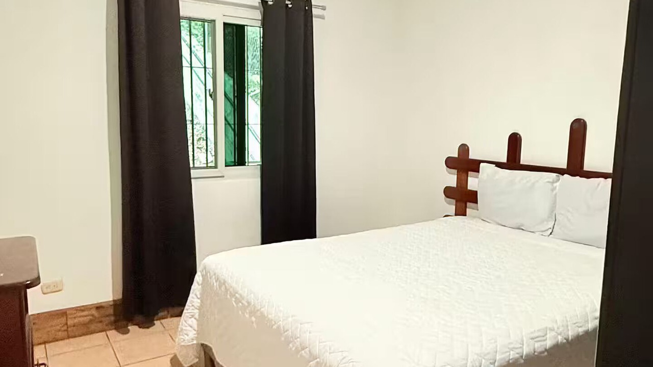 Photo of Bedroom in Flores