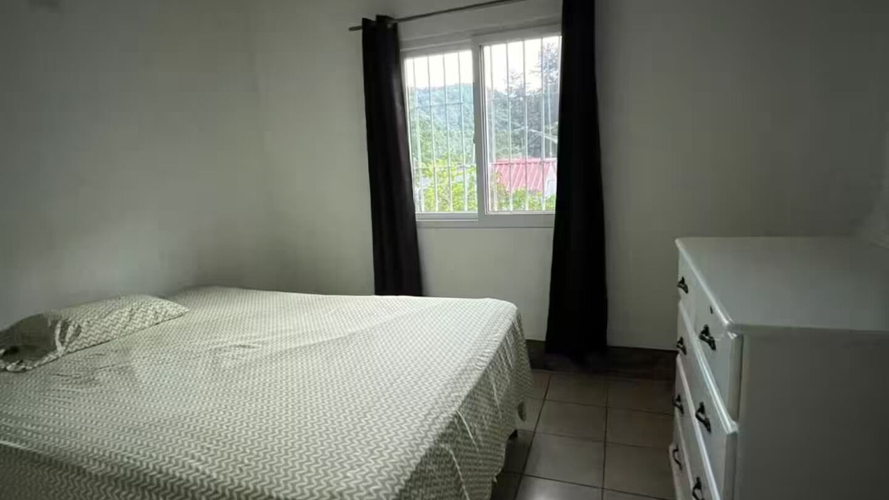 Photo of Bedroom in Flores