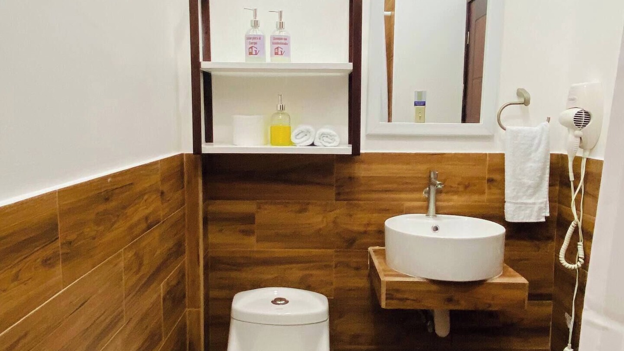 Photo of Bathroom in Flores
