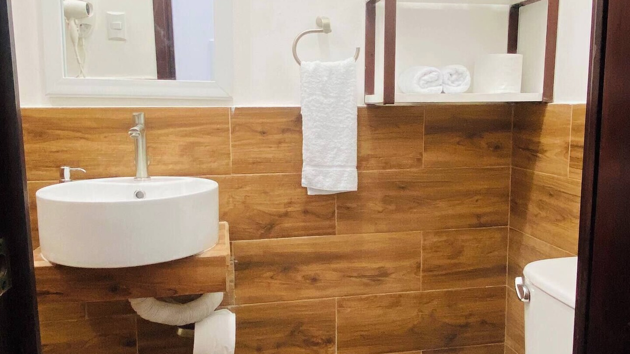 Photo of Bathroom in Flores