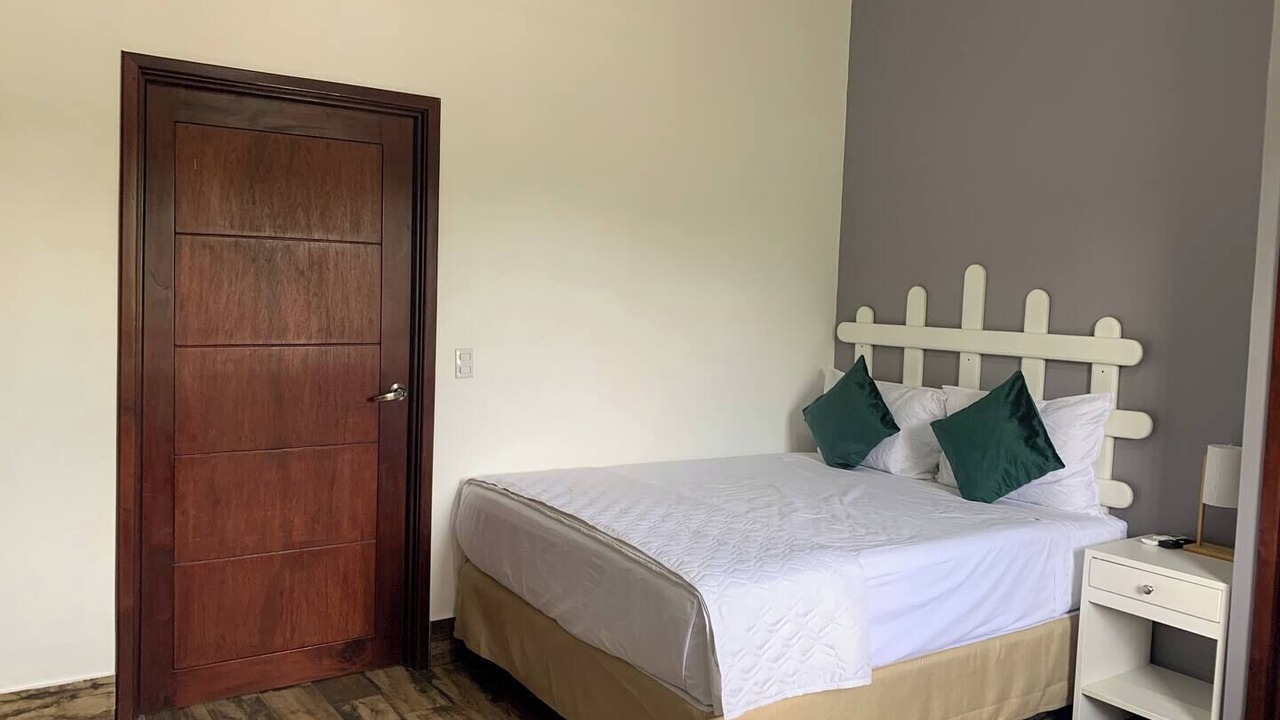 Photo of Bedroom in Flores