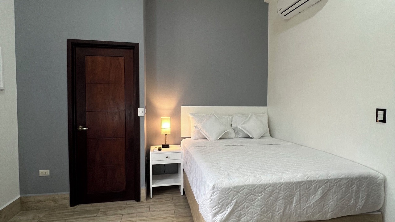 Photo of Bedroom in Flores