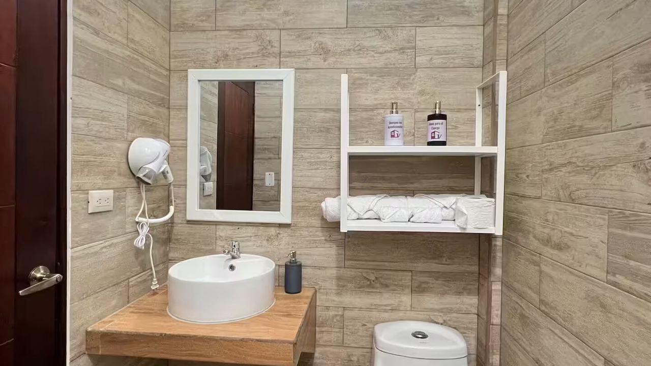 Photo of Bathroom in Flores