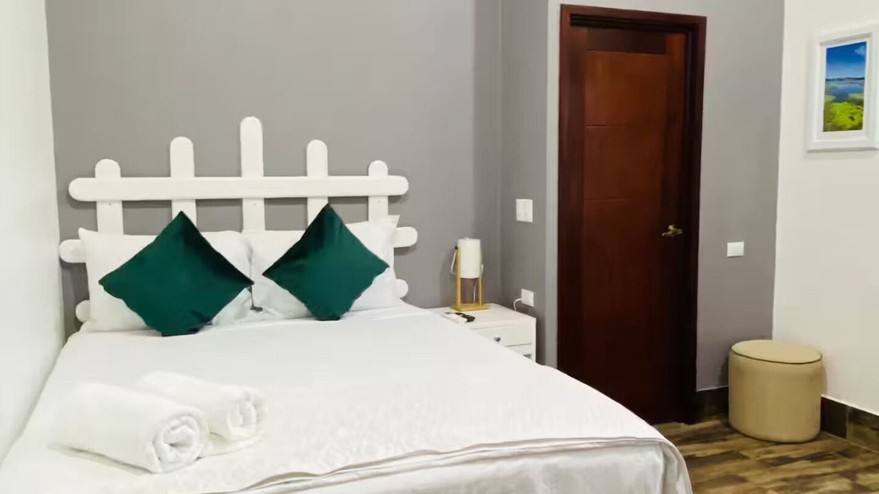 Photo of Bedroom in Flores