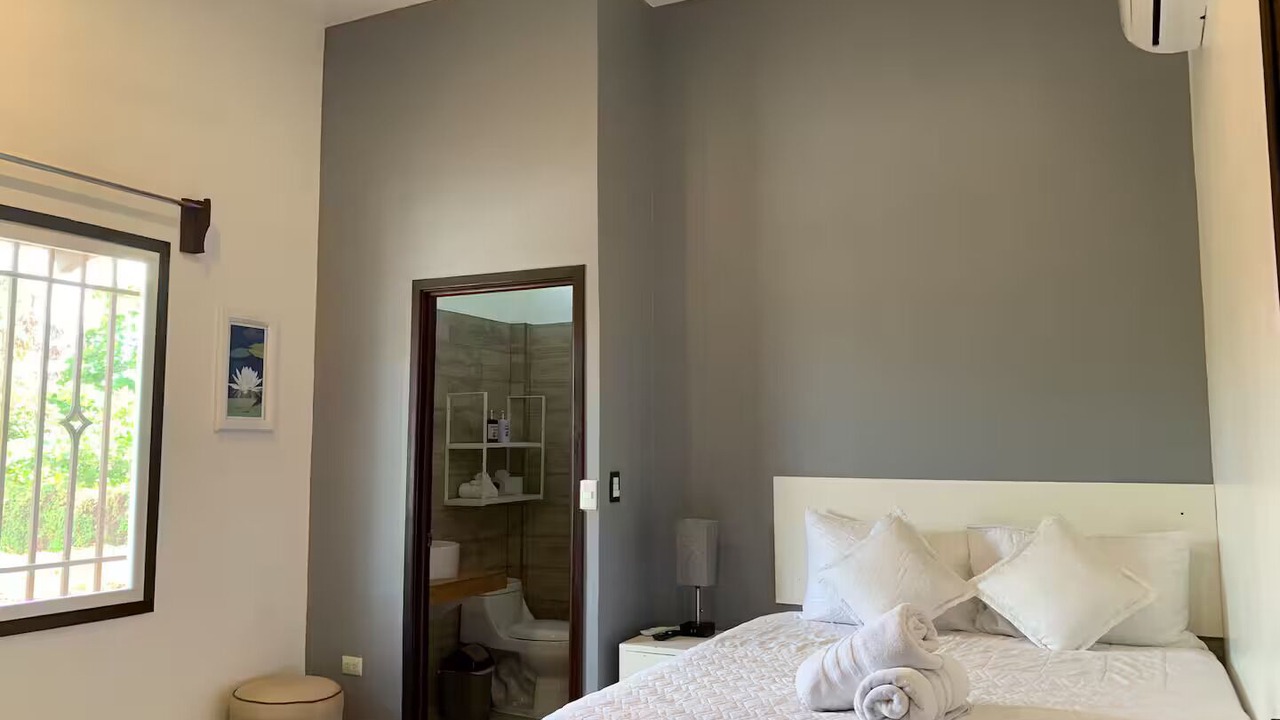 Photo of Bedroom in Flores