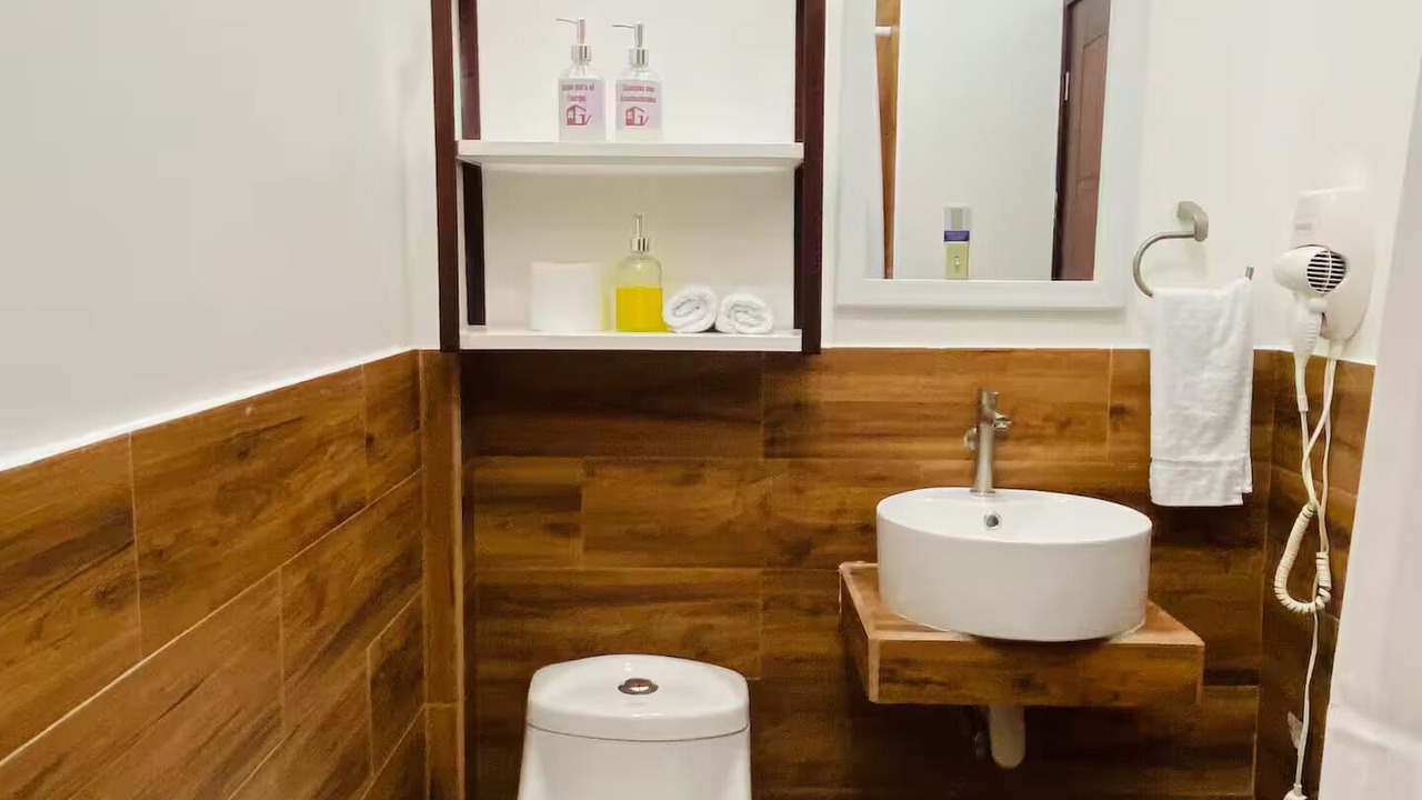 Photo of Bathroom in Flores