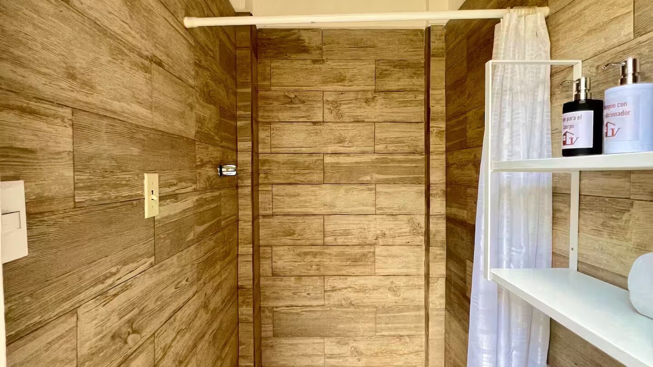 Photo of Bathroom in Flores
