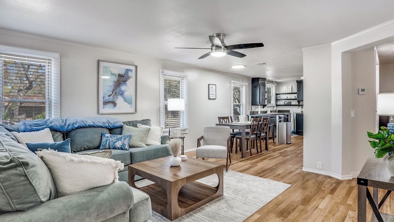 Photo of Livingroom in Granbury