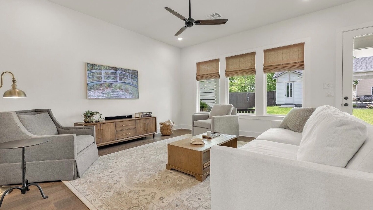 Photo of Livingroom in College Park