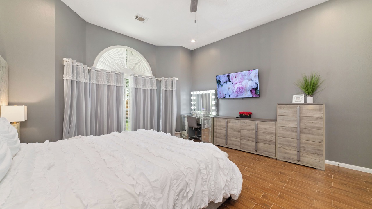 Photo of Bedroom in Clodine