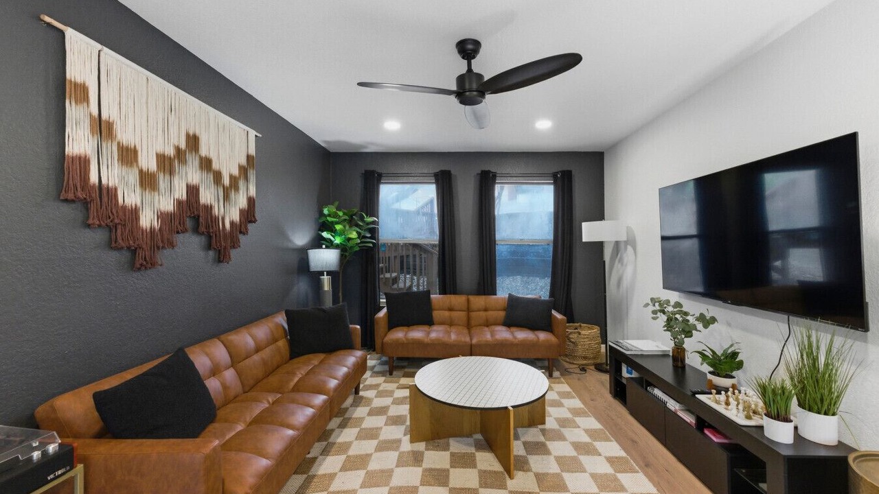 Photo of Livingroom in Barton Hills