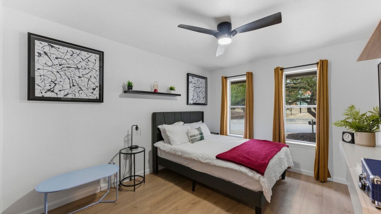 Photo of Bedroom in Barton Hills