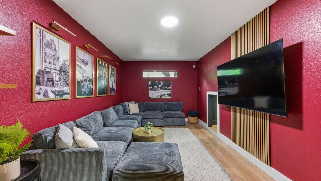 Photo of Livingroom in Barton Hills