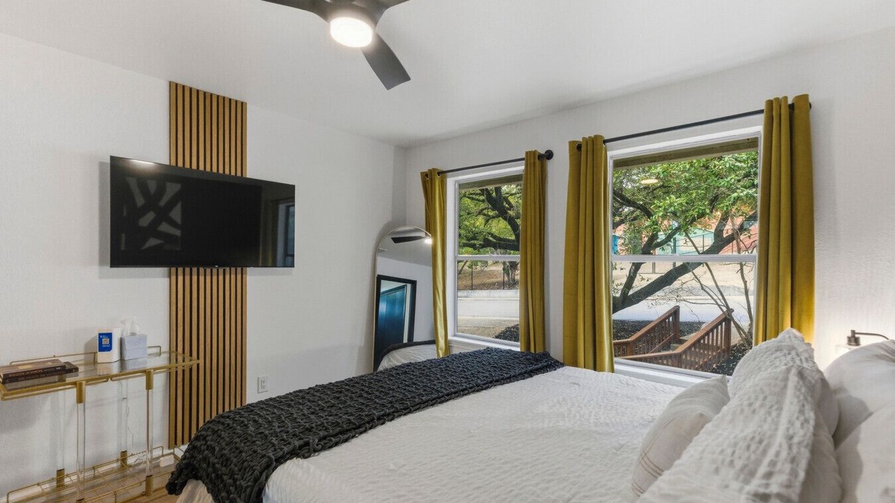 Photo of Bedroom in Barton Hills