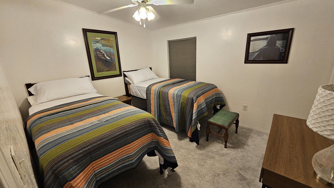 Photo of Bedroom in Navajo Dam