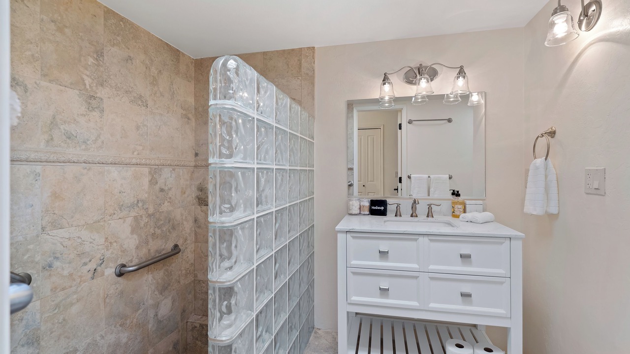Photo of Bathroom in Skyline Bel Air Estates