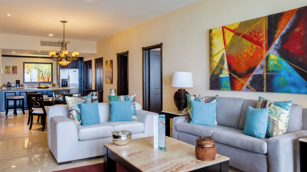 Photo of Livingroom in South Shore Hotel Area