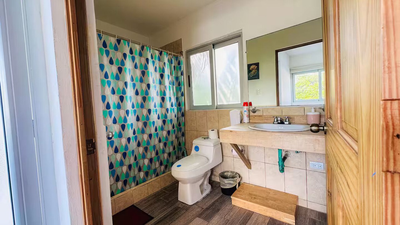 Photo of Bathroom in Puerto Quetzal