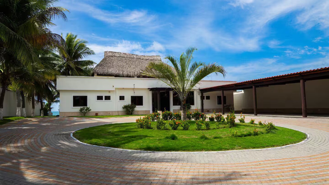 Photo of Outdoor in El Hawaii