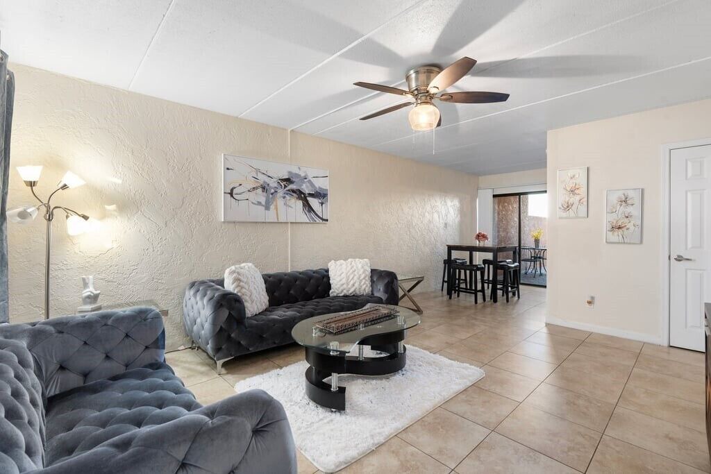 Photo of Livingroom in Papago Parkway
