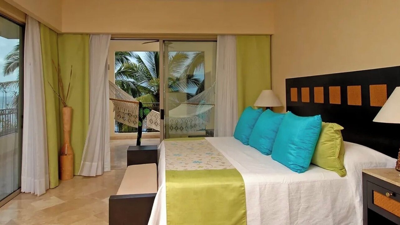 Photo of Bedroom in South Shore Hotel Area