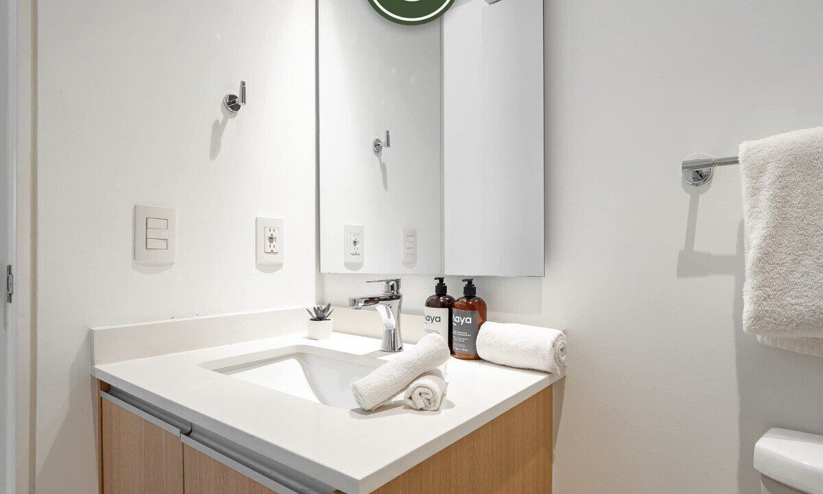Photo of Bathroom in Flamingos