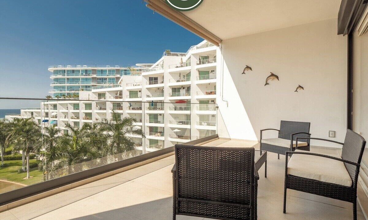 Photo of Patio Balcony in Flamingos