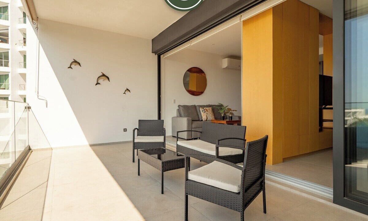 Photo of Patio Balcony in Flamingos