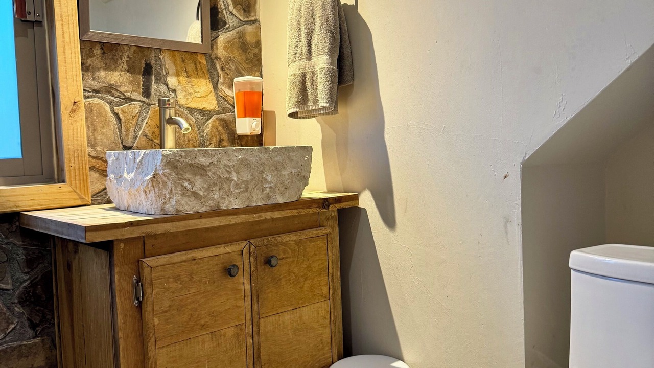 Photo of Bathroom in San Antonio de Las Alazanas