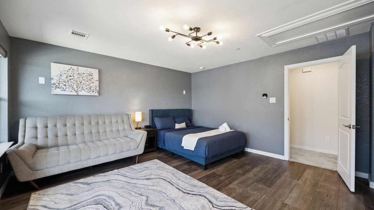 Photo of Bedroom in Farmers Branch