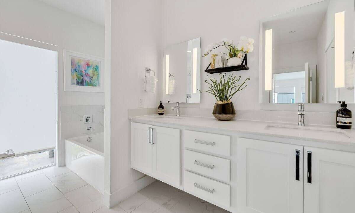 Photo of Bathroom in Old East Dallas