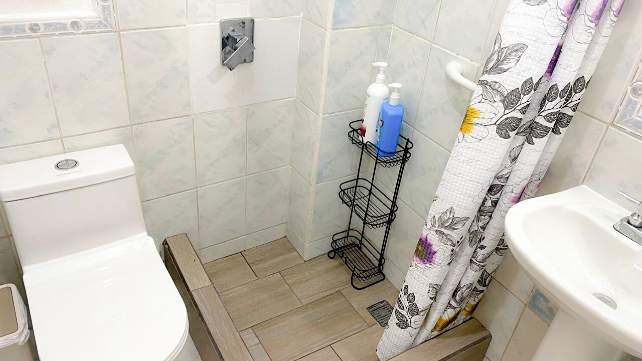 Photo of Bathroom in Zona 12