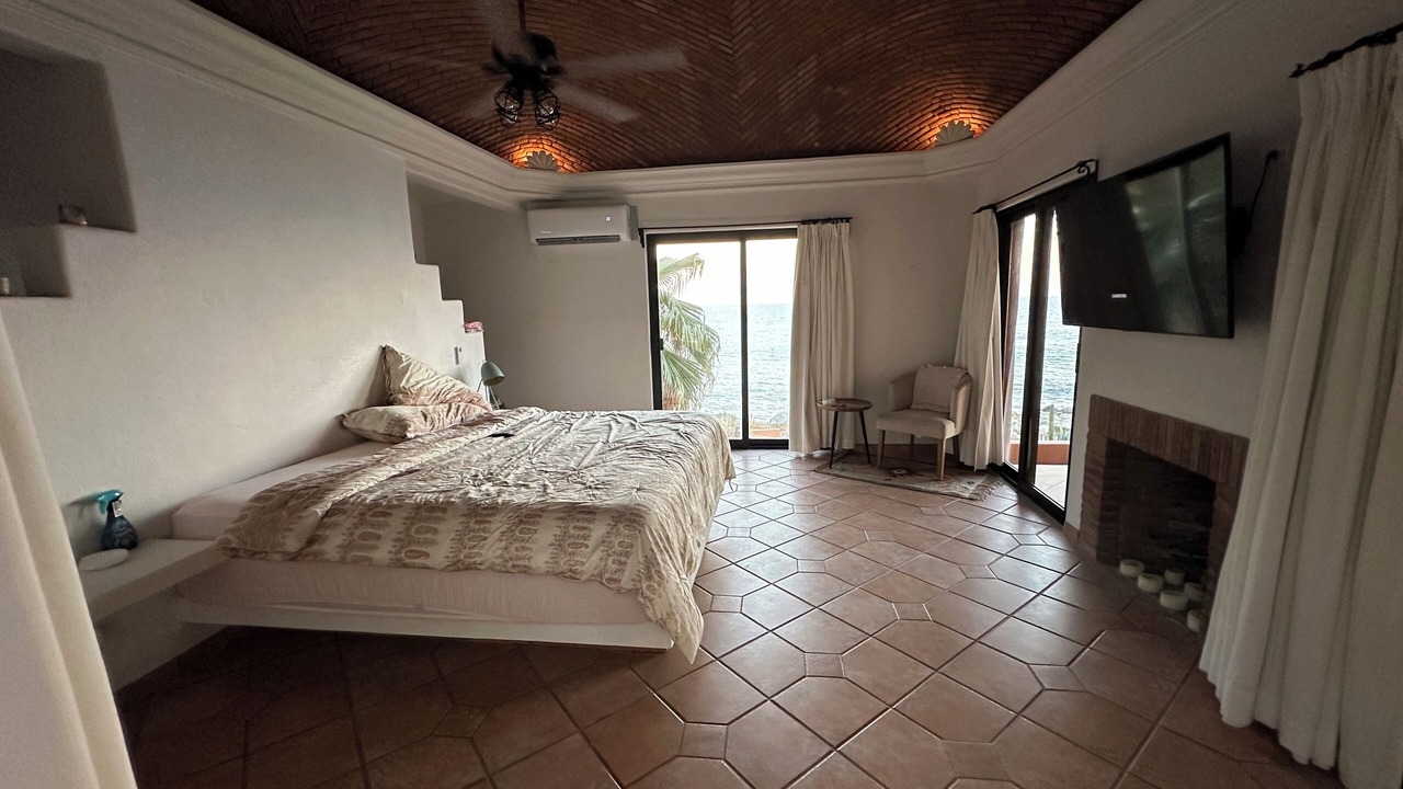 Photo of Bedroom in Vinorama