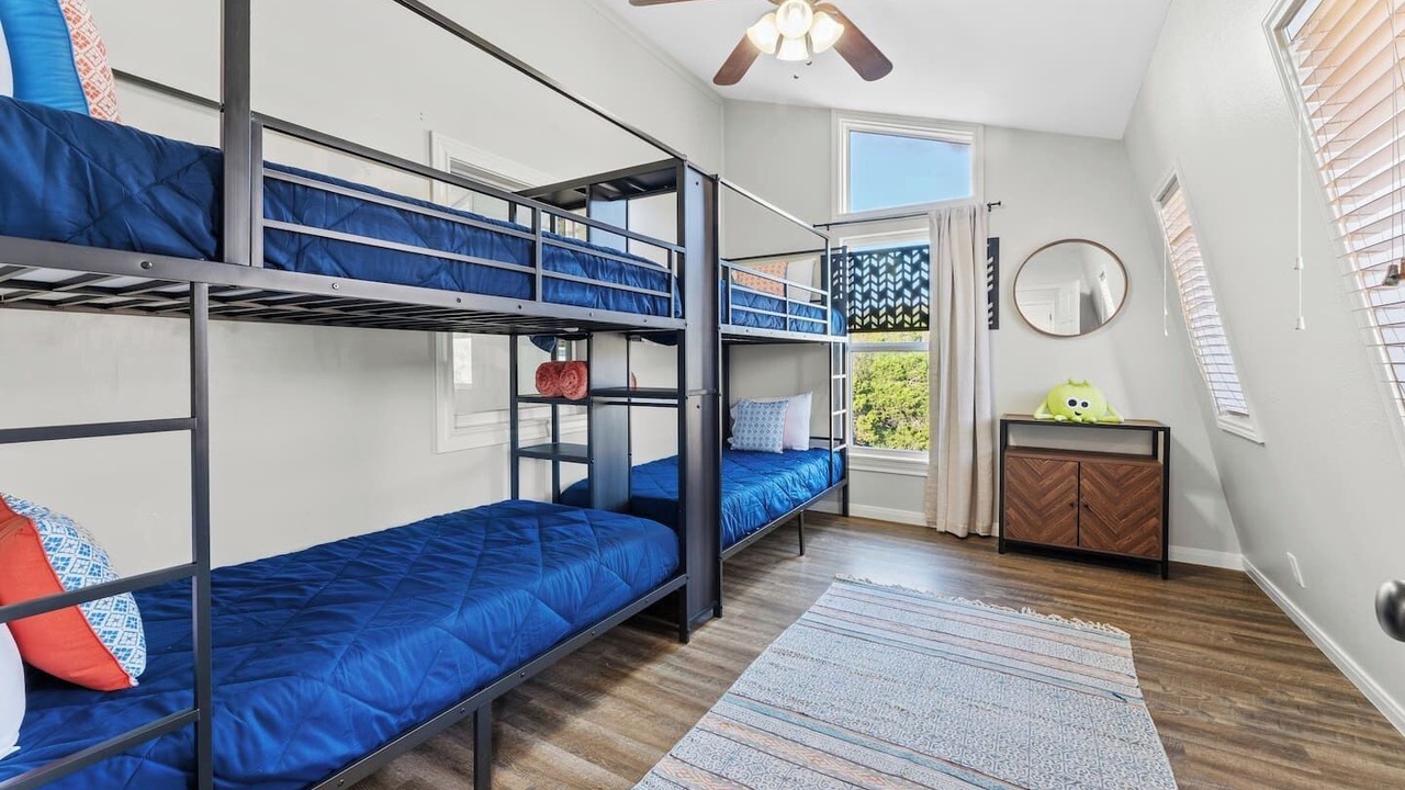 Photo of Bedroom in Canyon Lake