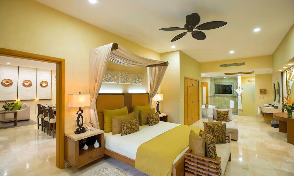 Photo of Bedroom in South Shore Hotel Area