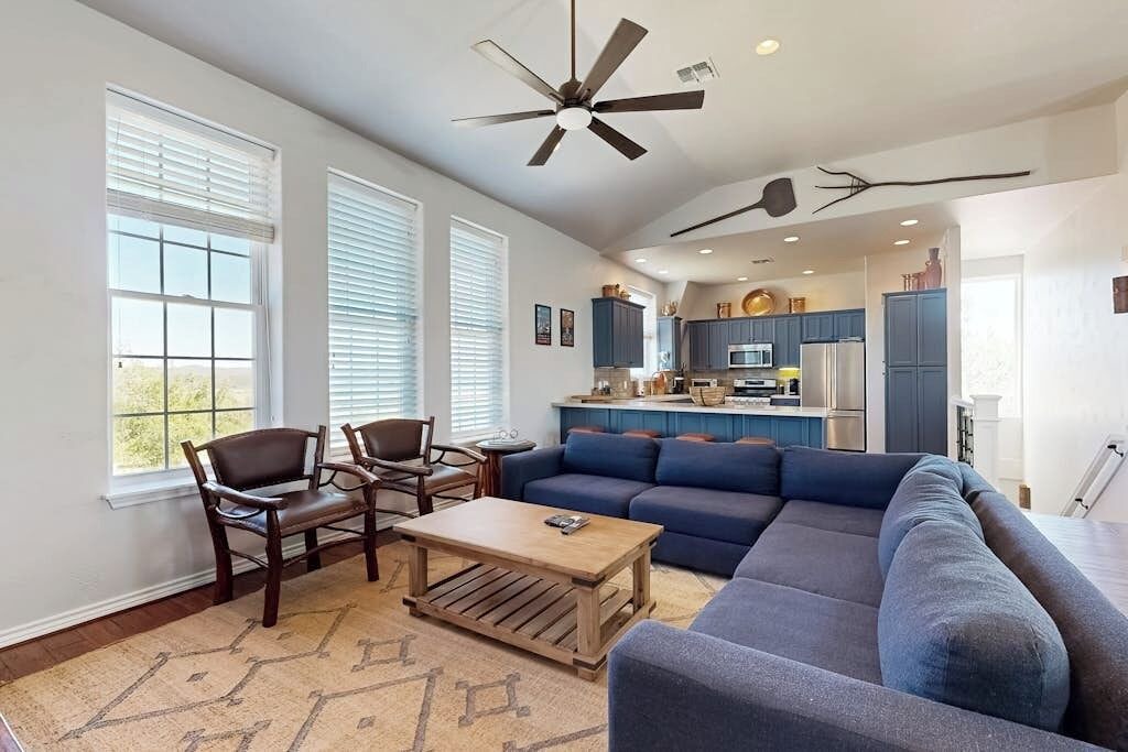 Photo of Livingroom in Spicewood