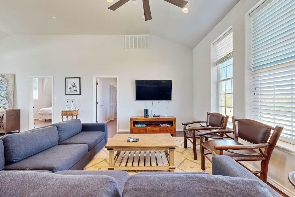 Photo of Livingroom in Spicewood