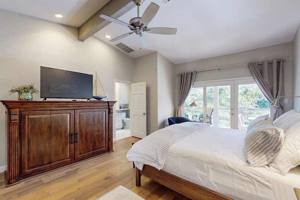 Photo of Bedroom in Horseshoe Bay