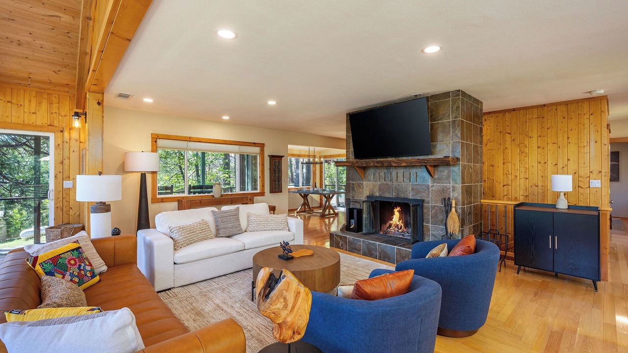 Photo of Livingroom in Camp Nelson