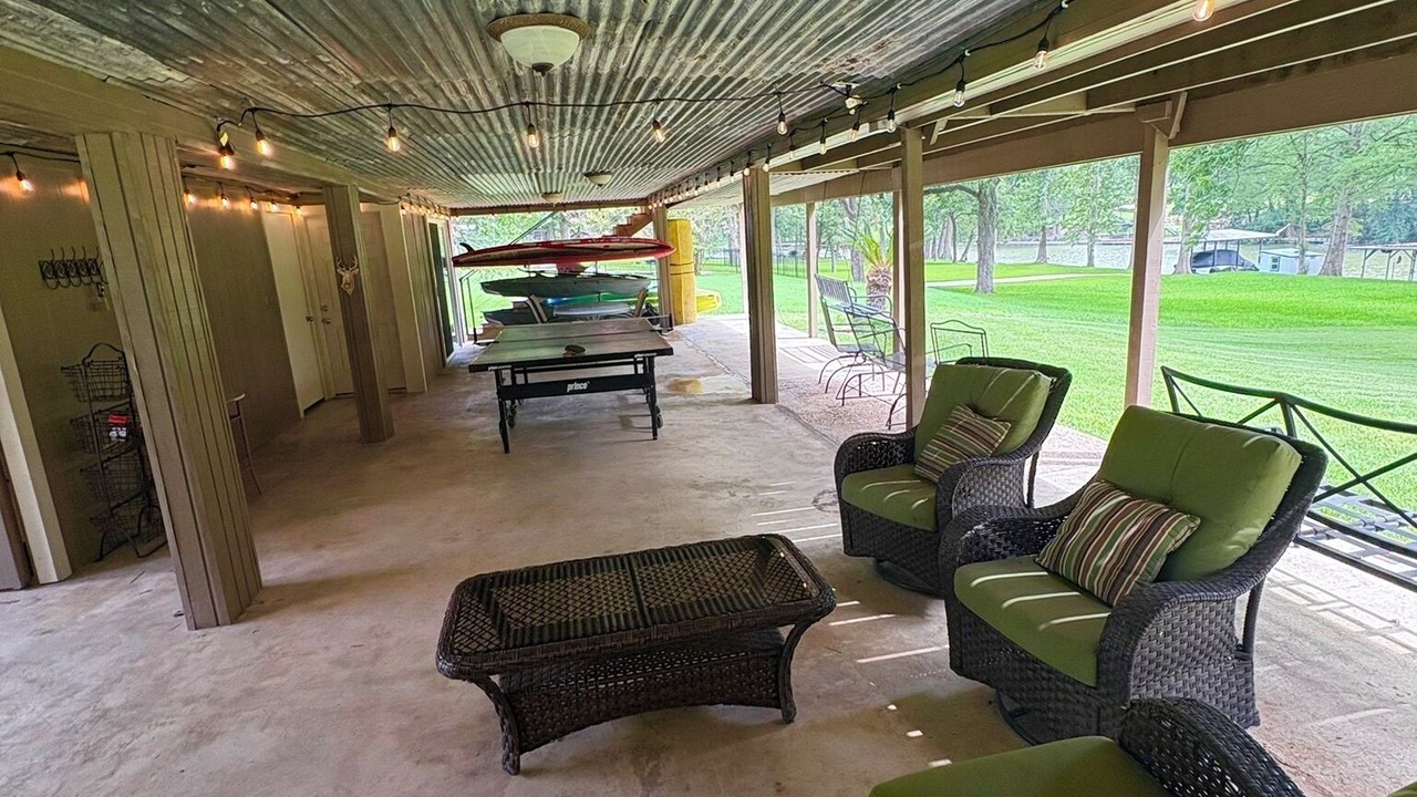 Photo of Patio Balcony in McQueeney