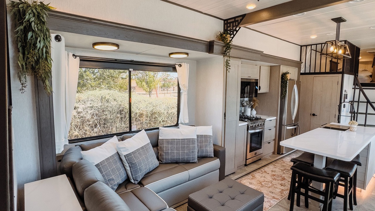 Photo of Livingroom in Cholla Bay