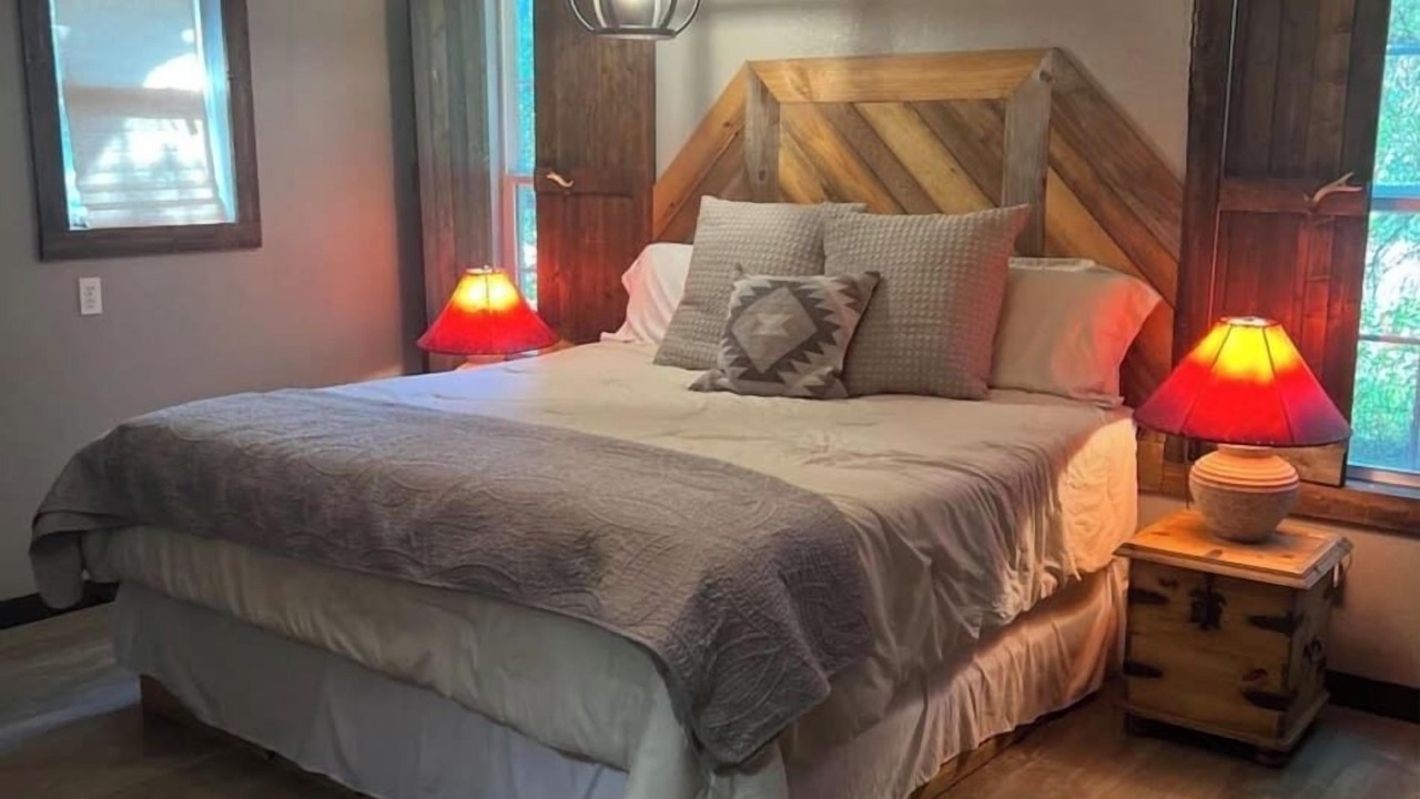 Photo of Bedroom in Granbury