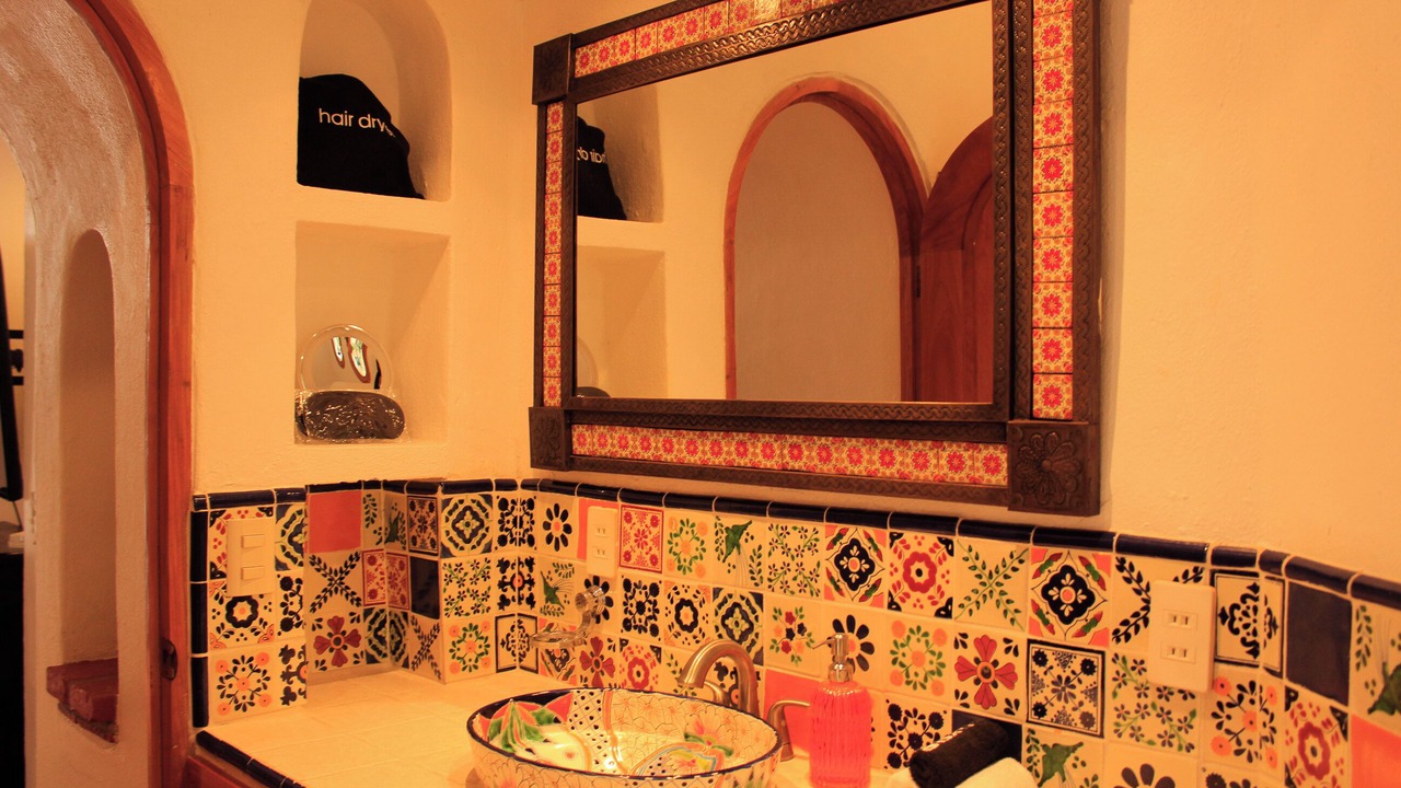 Photo of Bathroom in South Shore Hotel Area